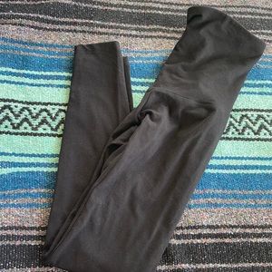Old navy maternity leggings